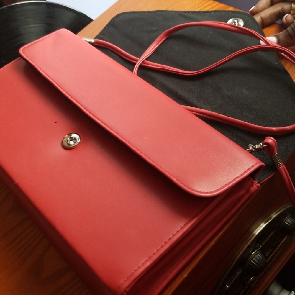 Red Purse - Picture 2 of 3
